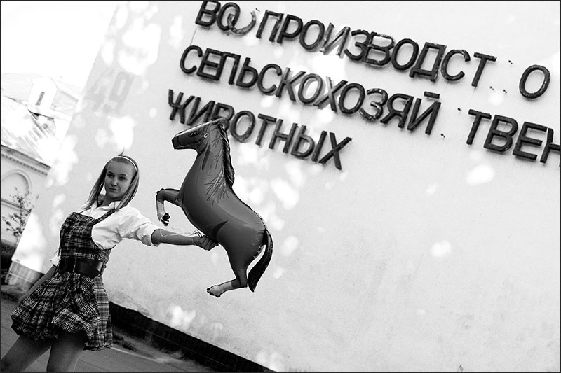 коня на скаку... девушка, река, горы, shanidze, Шанидзе, ВДНХ, rulezman, izpitera, izpitera.ru, игорь алексеев