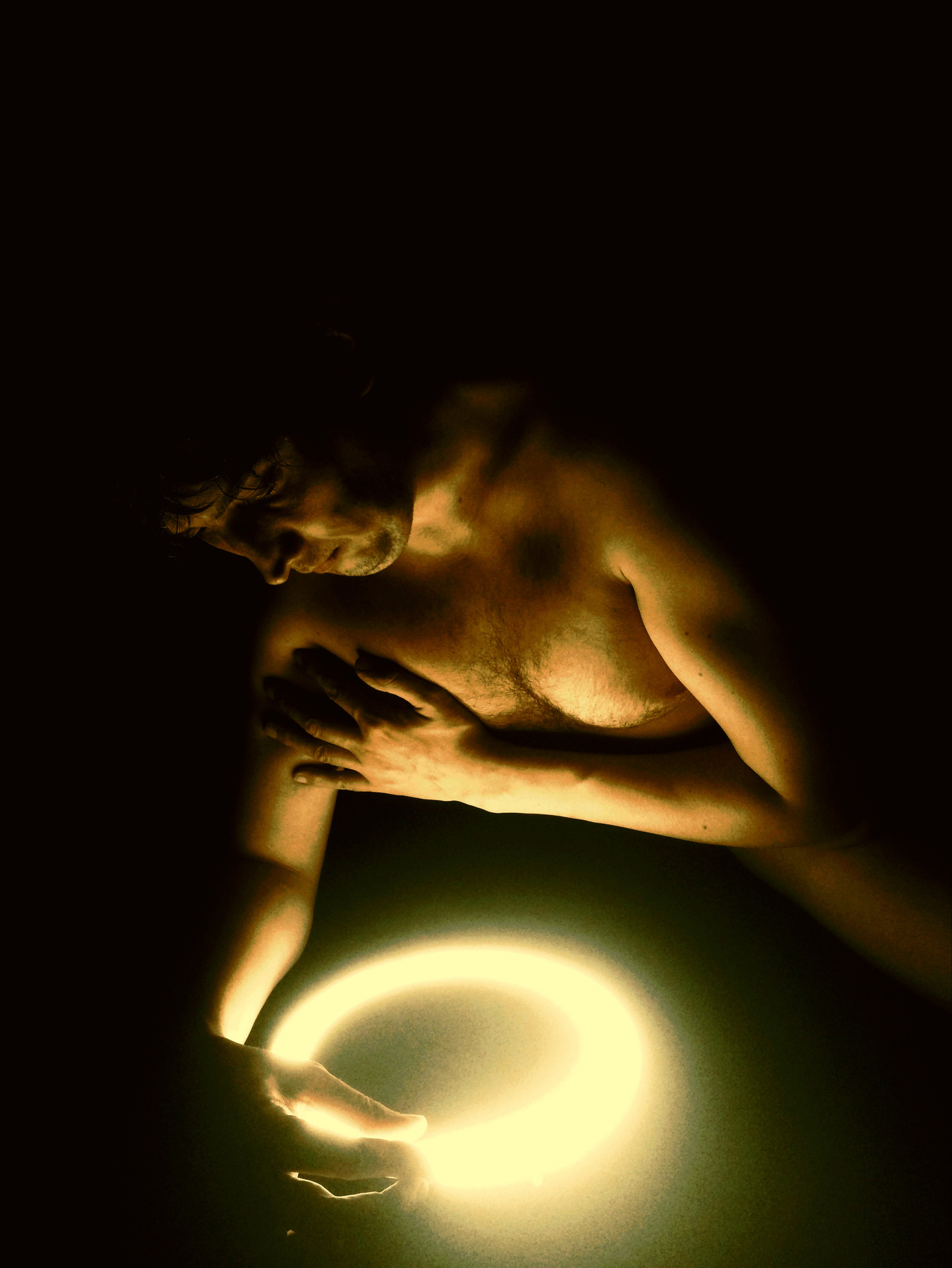Кольцо кольцо мужчина тело эро эротизм эротика ню портрет ring man male body ero eroticism erotic nu portrait