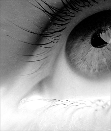 with half an eye глаз eye