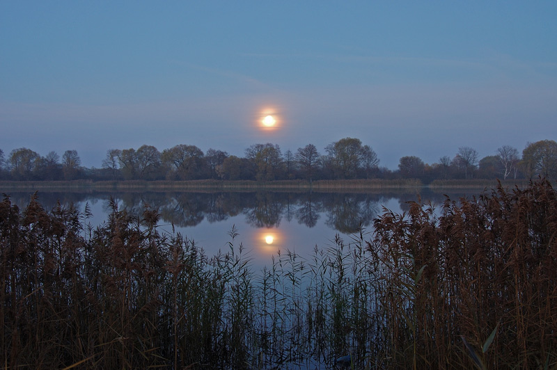 Вечер Луна