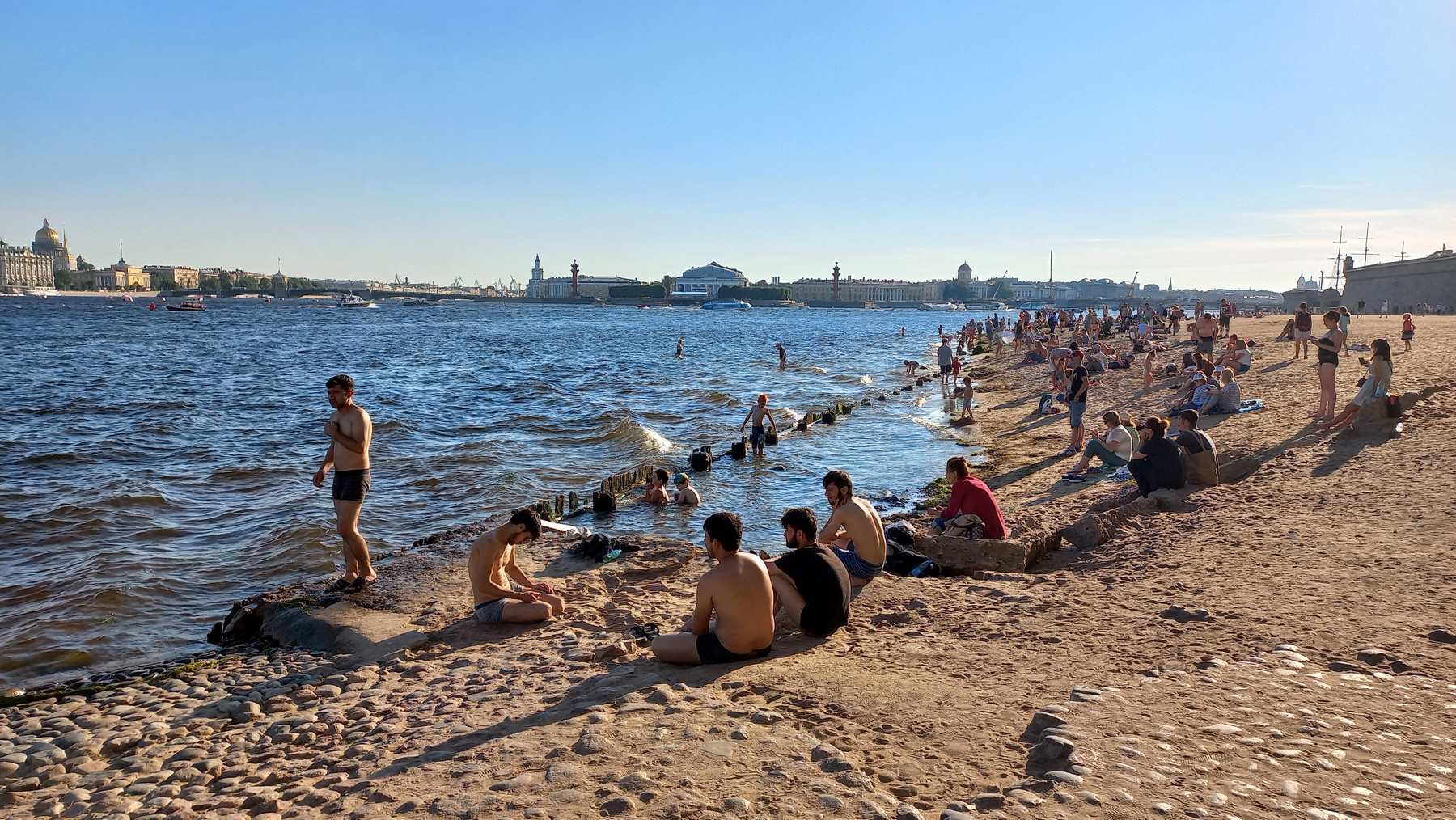 Пляж у Петропавловской Крепости Санкт-Петербург