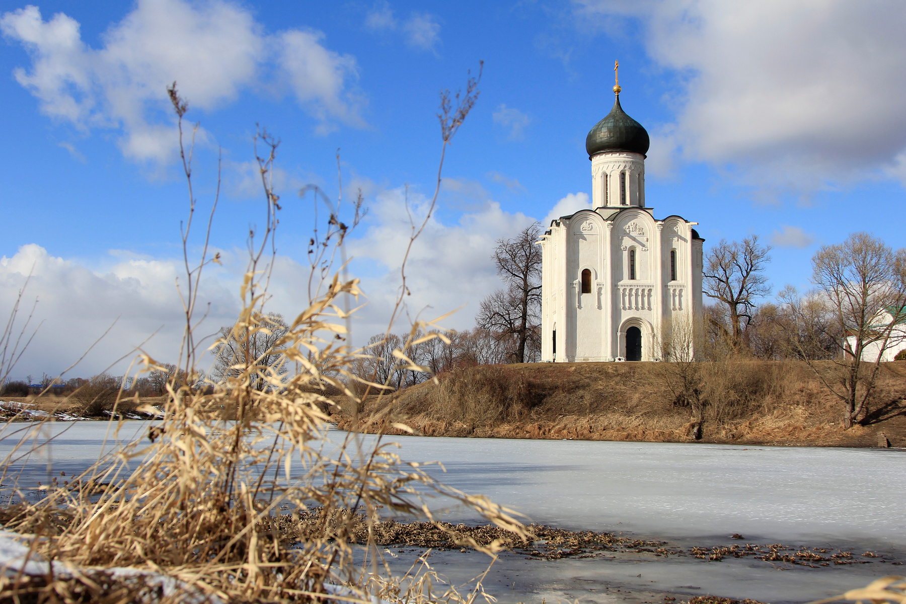 Покрова на Нерли - март Нерль храм Покрова на Нерли церковь