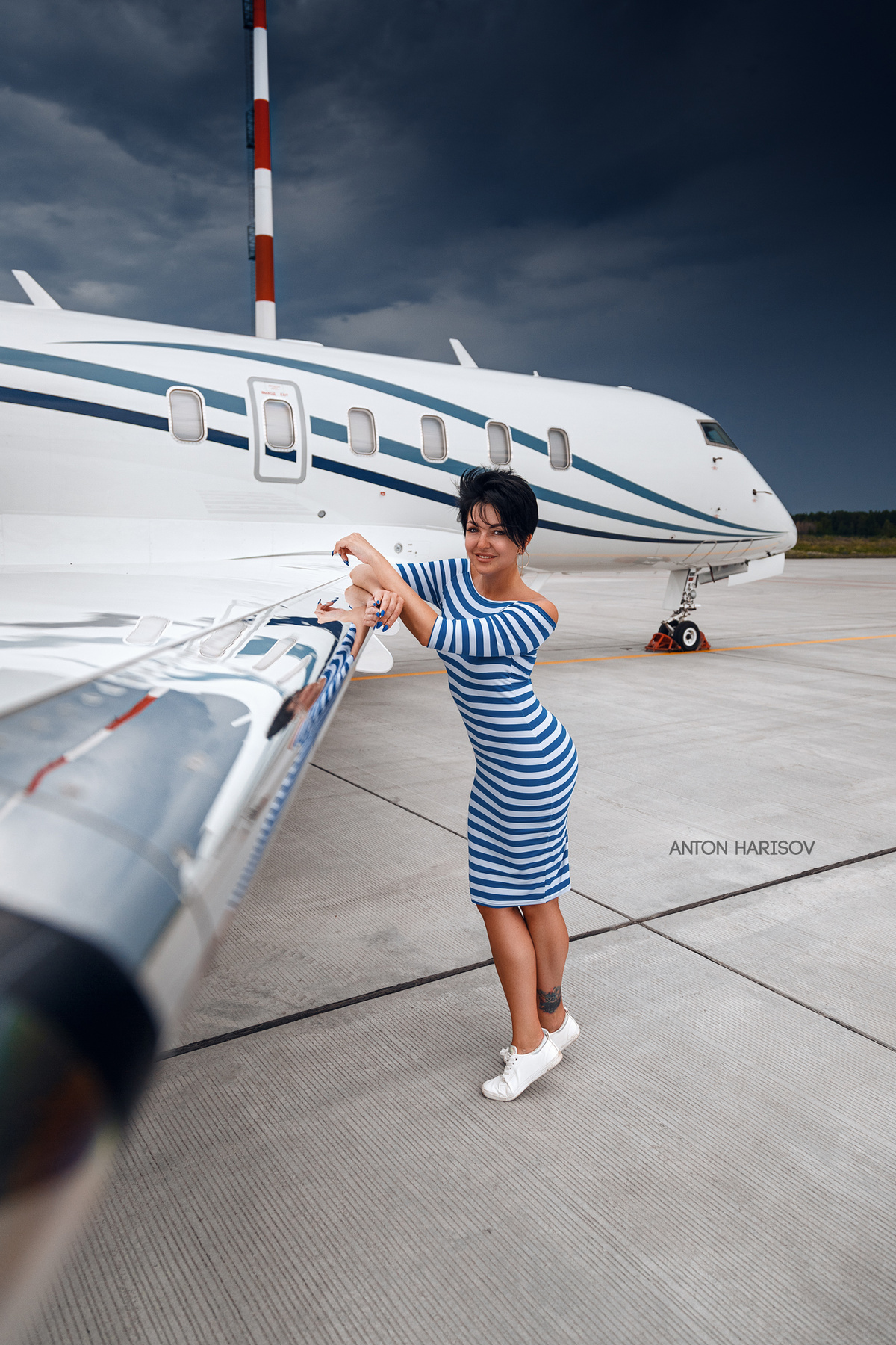 Небо, самолёт, девушка plane portrait girl beauty eyes russian canon fashion woman art sexy femme movie mood cinematic inspiration daylight popular post-processing antonharisov fotoshi photography model