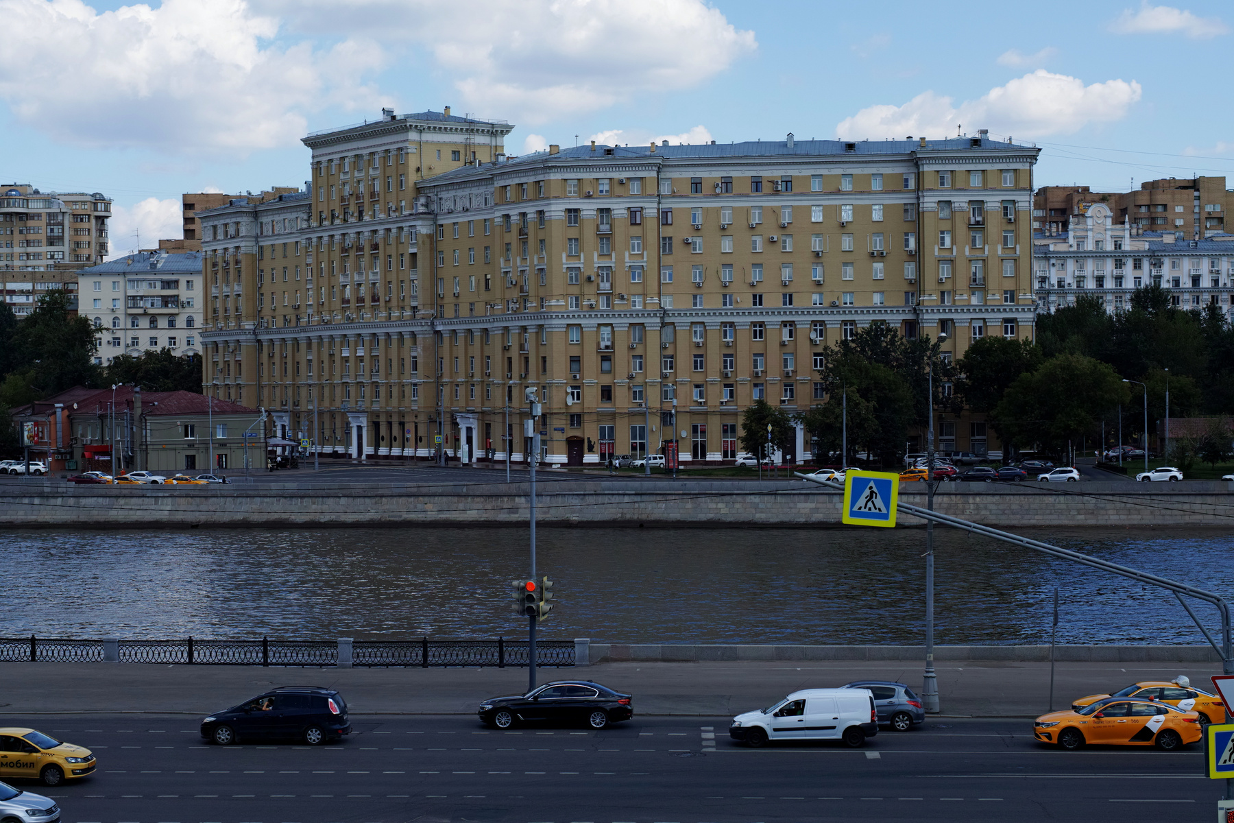Краснохолмская набережная город Москва река набережная Краснохолмская