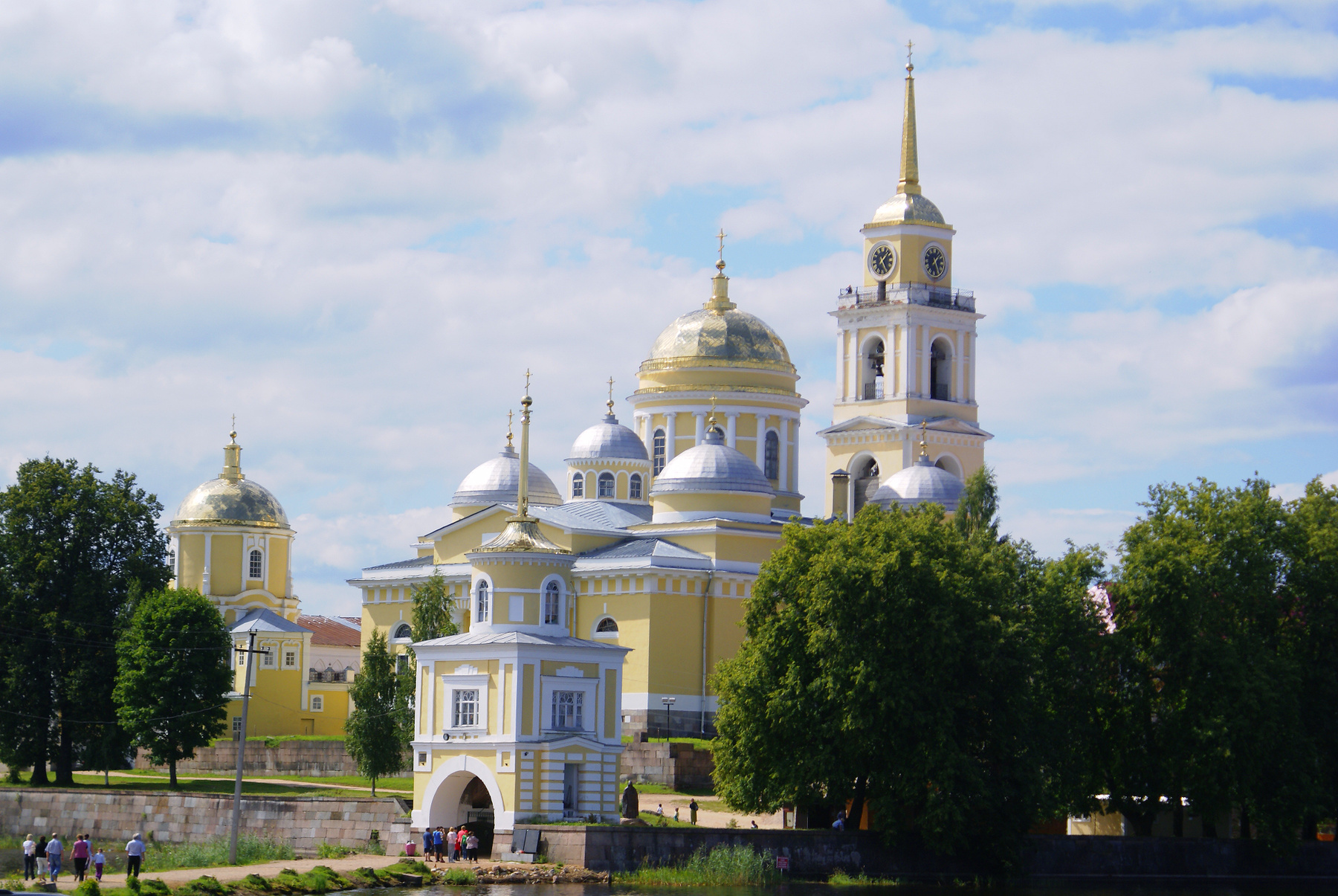Ни́ло-Столобе́нская пу́стынь .Богоявленский собор. Ни ло-Столобе нская пу стынь .Богоявленский собор