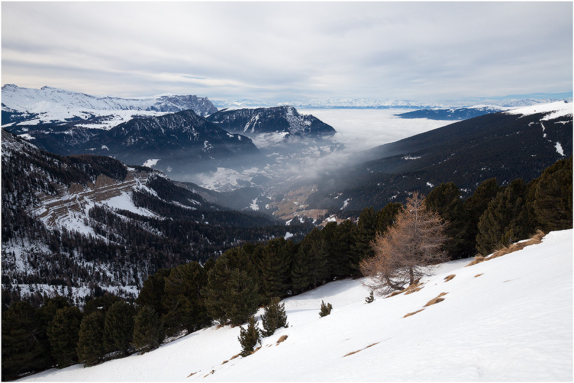 Пасмурный денек в Доломитах Italia Dolomiti Val Gardena Santa Cristina Италия доломитовые Альпы долина Валь Гардена Санта Кристина 