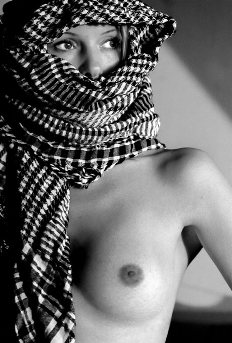Hart of desert nude, girl, eyes