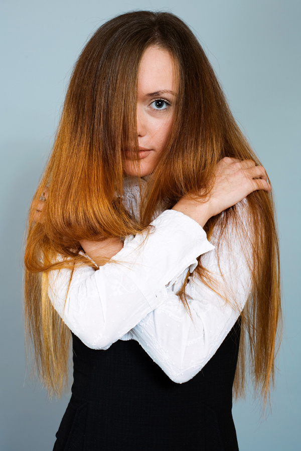 Elisa красивая юная рыжая девушка