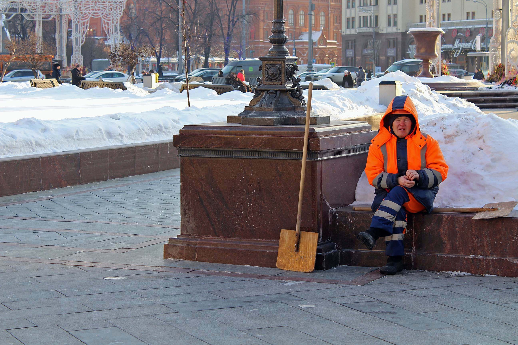 Устала... дворник работа