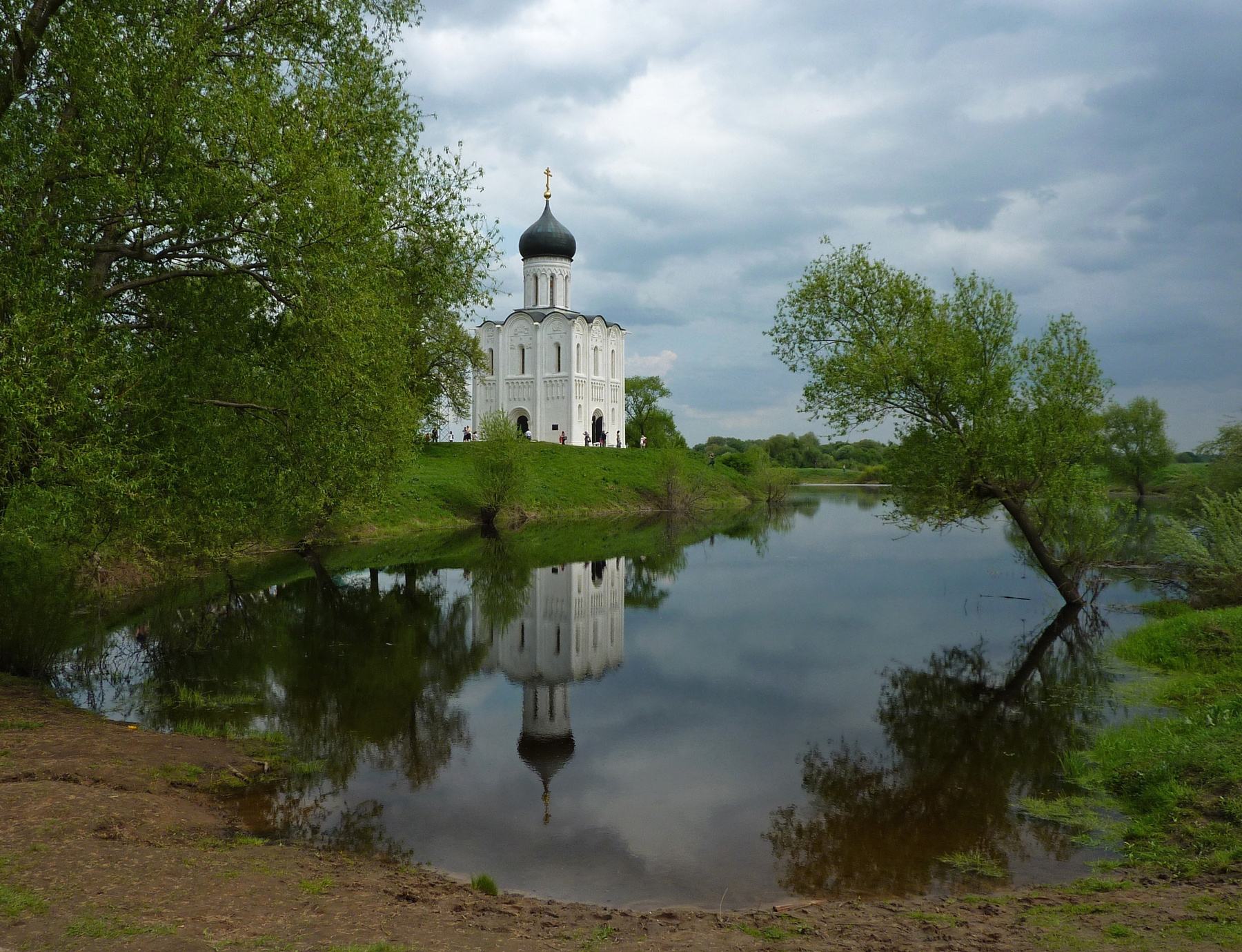 Церковь Покрова-на-Нерли храм христианство пейзаж