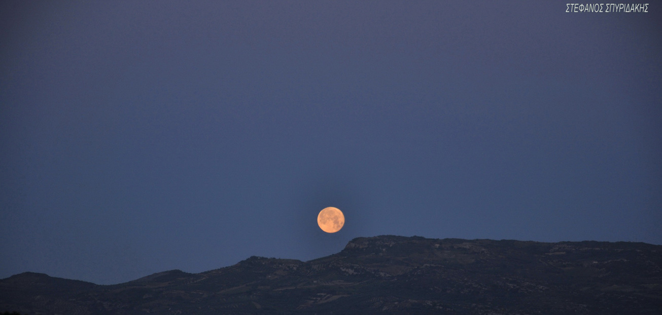 FULL MOON SETTING DOWN 