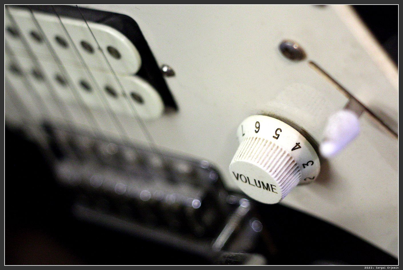 VOLUME fender guitar гитара
