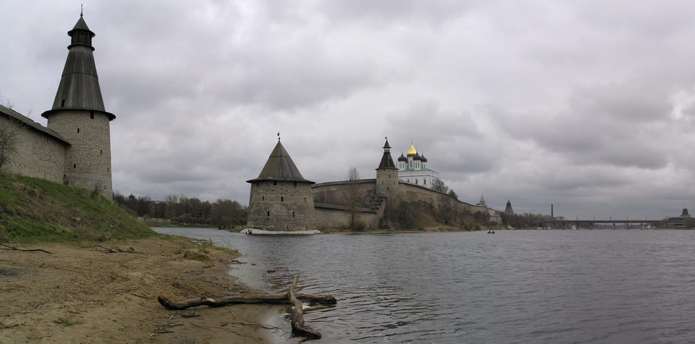 На берегу Великой 2 Псков кремль Великая река