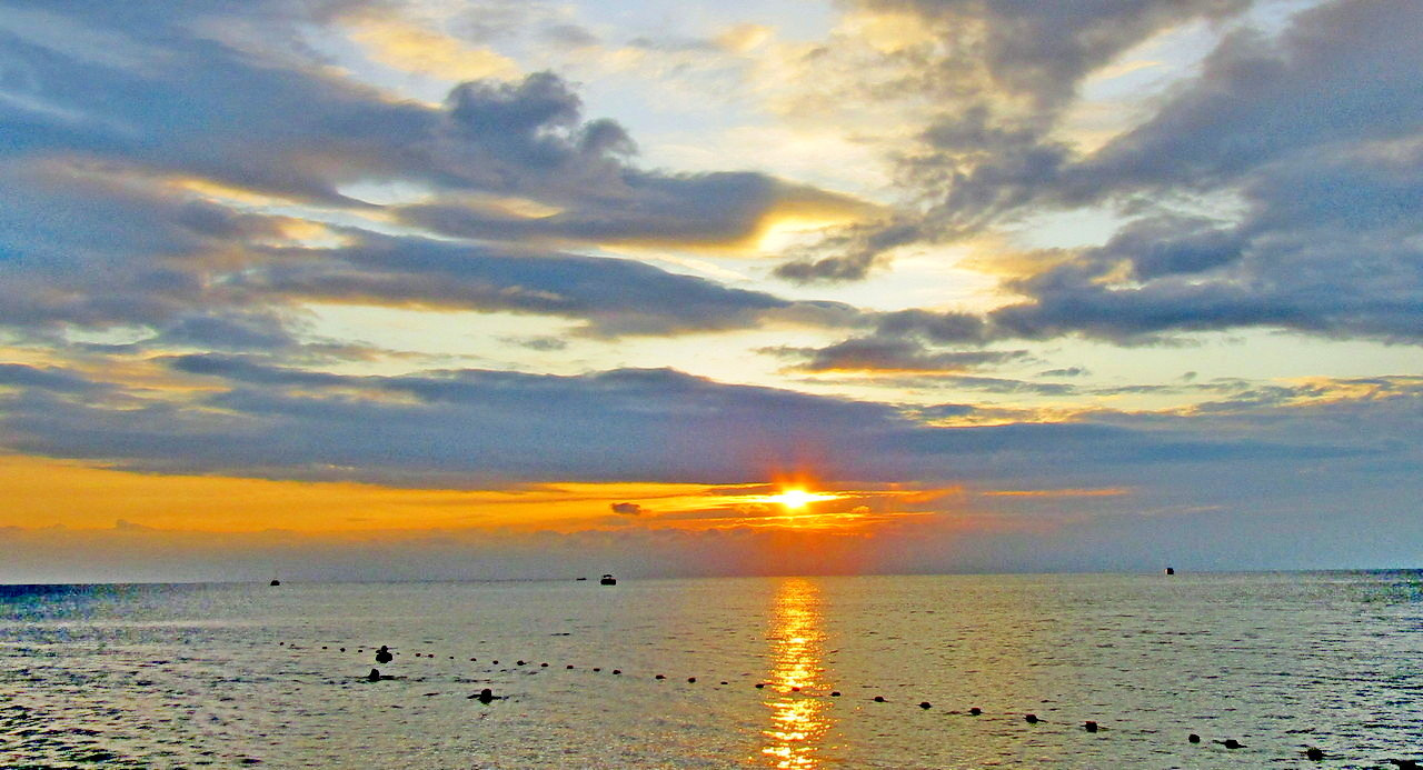 ЧЁРНОЕ  МОРЕ,  ЗАКАТ, 