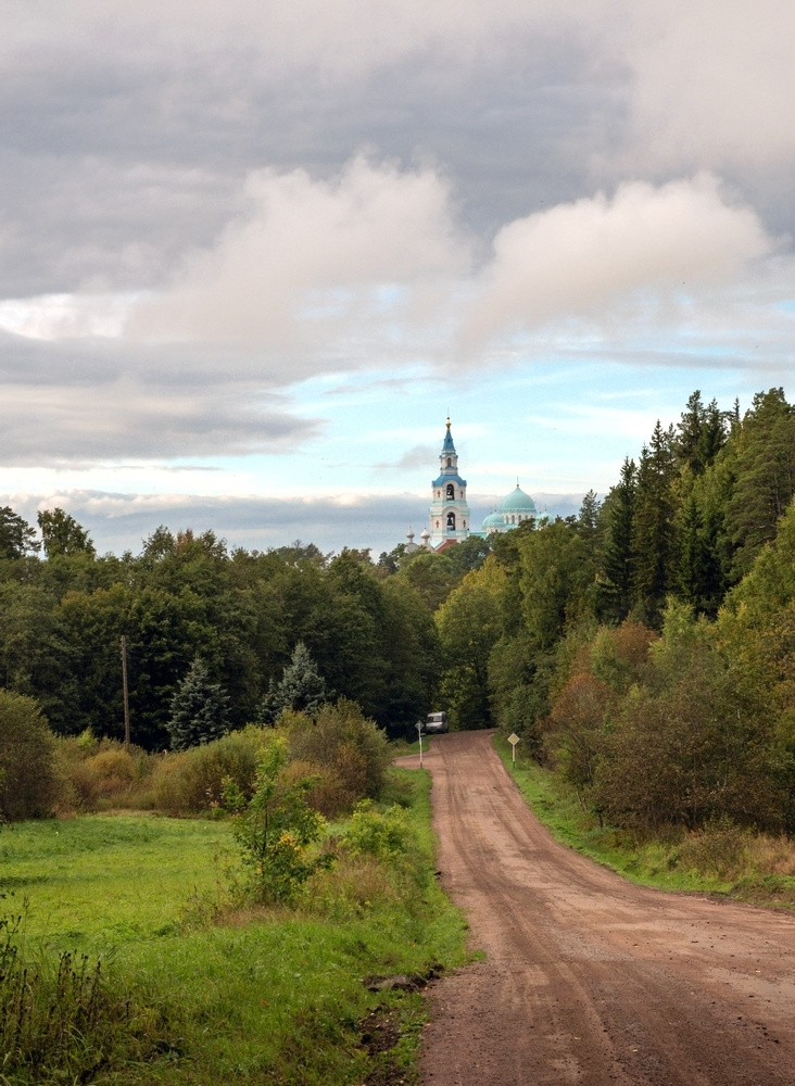 *** храм лес дорога