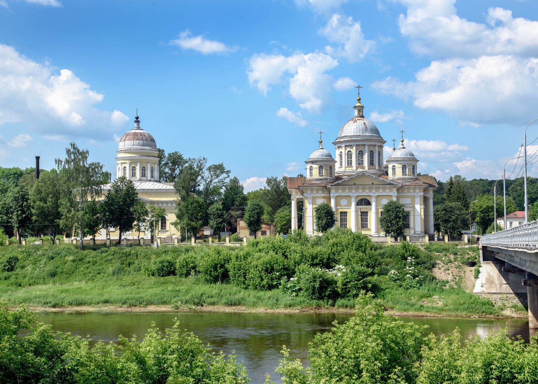 *** Город архитектура история провинция храмы лето природа