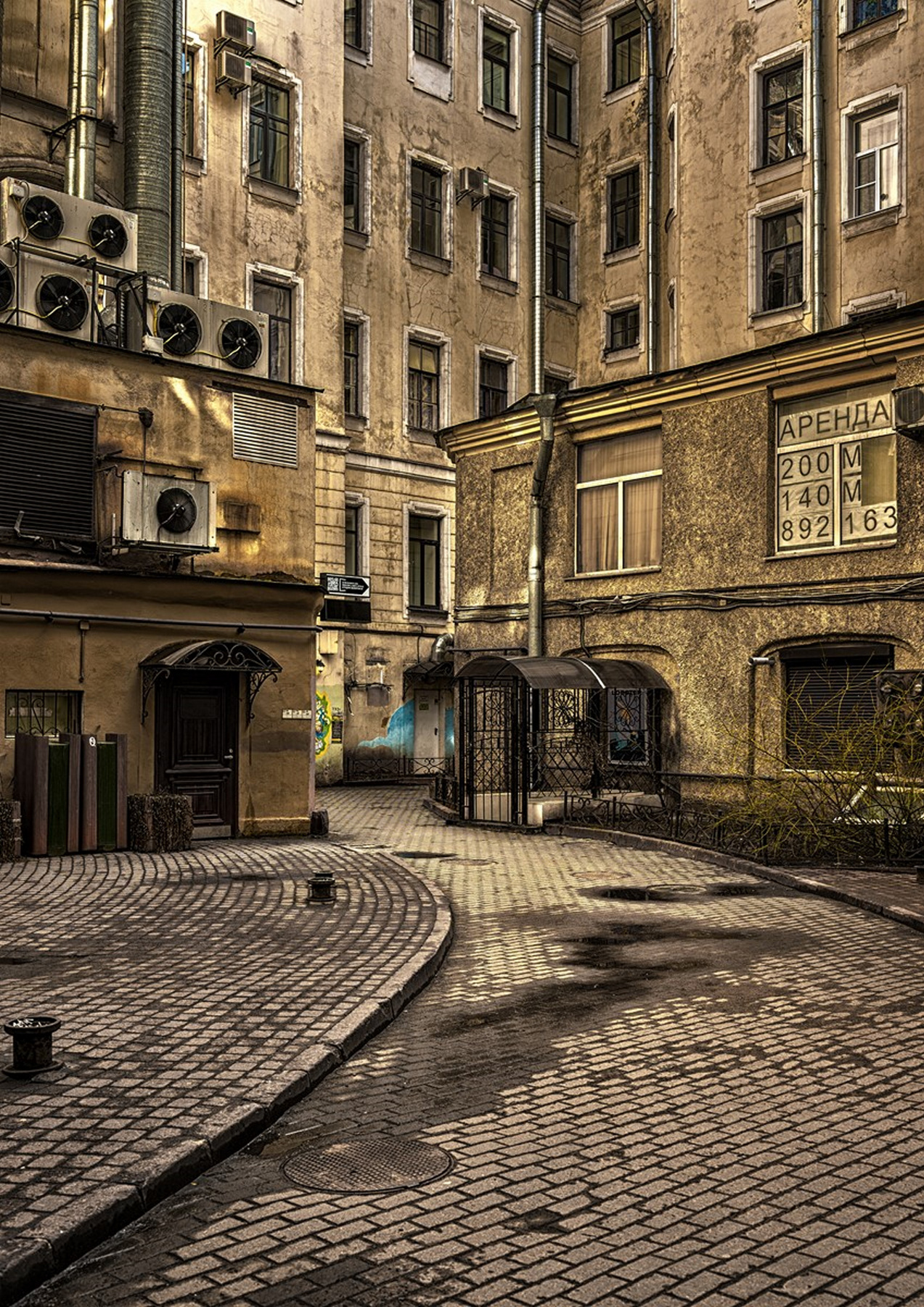 Петербургские дворы 