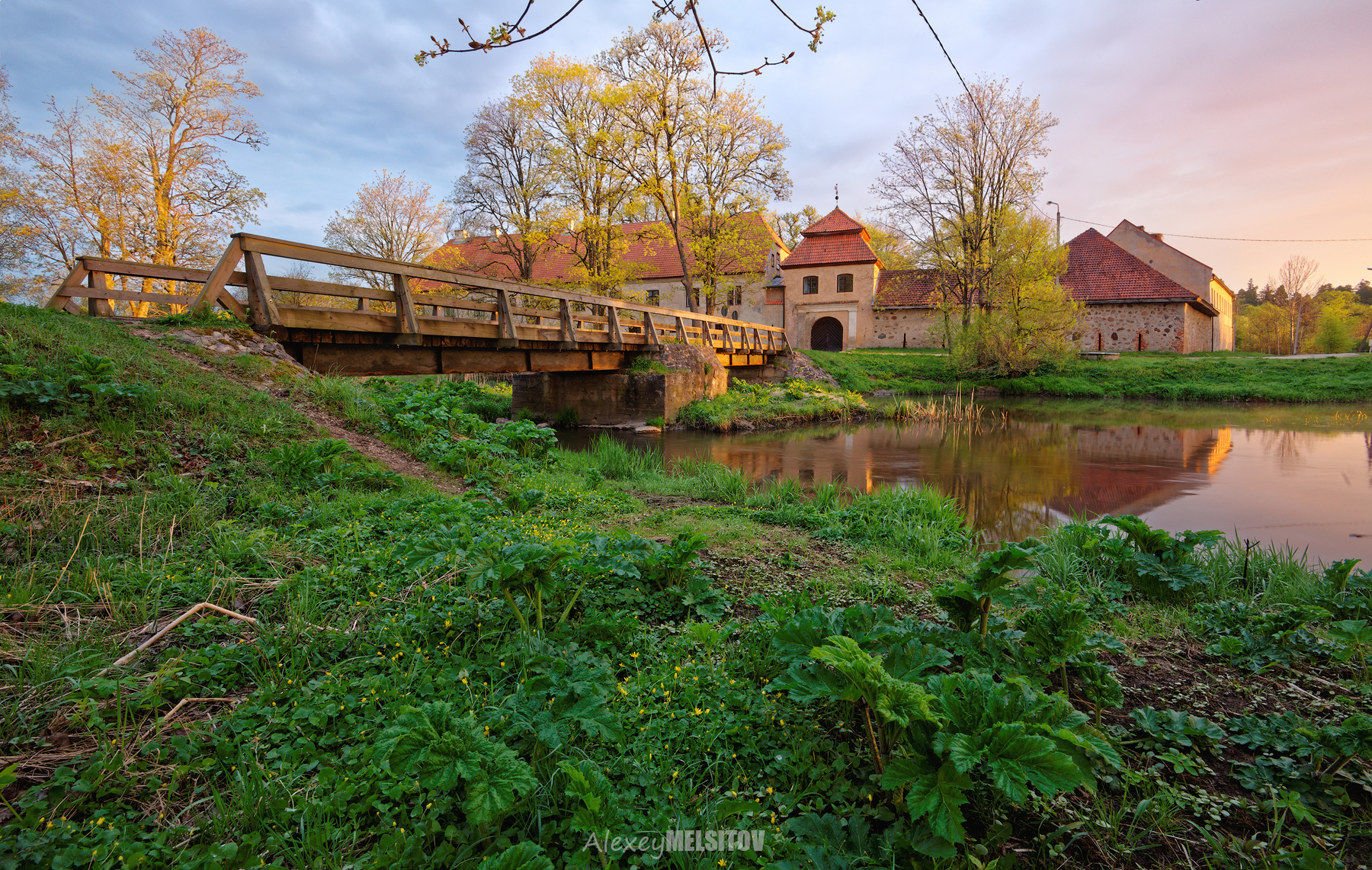 Šlokenbeka Castle 16-35 4 baltic d800 filter filters fog grass landscape latvia latvija morning nature nikon sea singh-ray stones sun sunrise sunset Šlokenbeka Castle