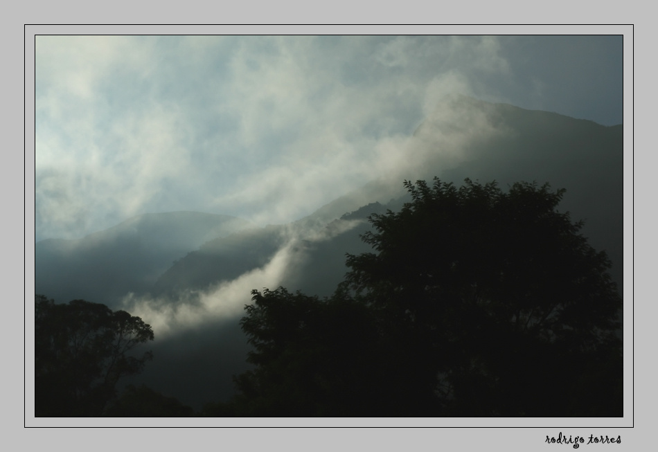 mountain & fog - 3/4 mountain гора fog туман Brazil Бразилия sunset заход солнца