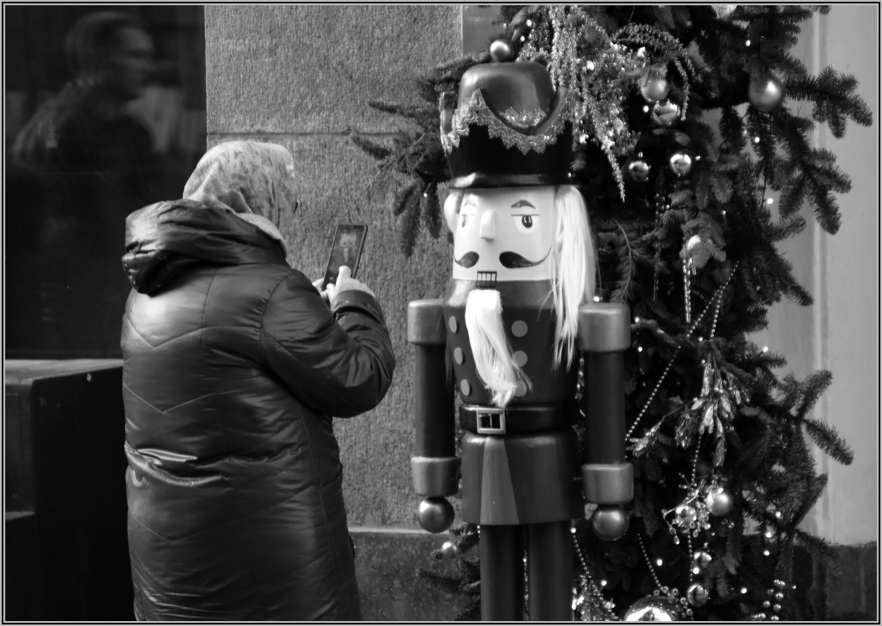 ...... Фото на память ..... улица люди события