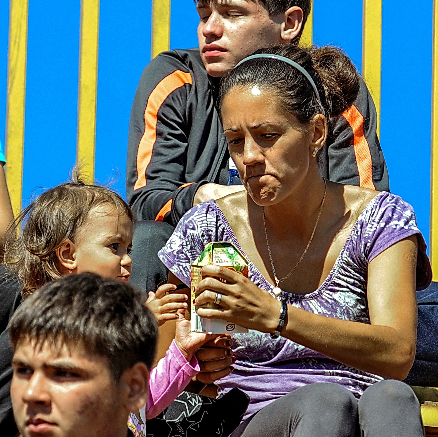 Ретро 2012 футбол солнце стадион