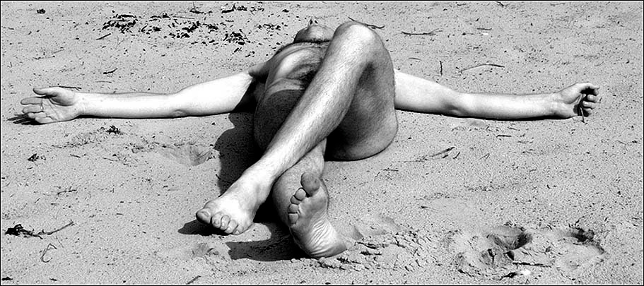 Letom Zharkii pesok paren nude les