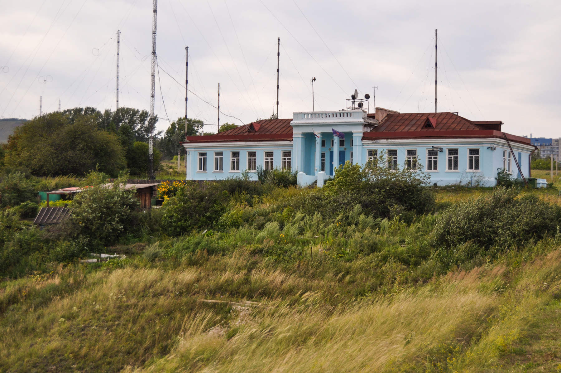 Метеостанция Метеостанция Красноярск Россия Сибирь Ветер Сенченко Зелень Обрыв Антенны
