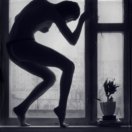 in the window... девушка, окно, цветок, книги
