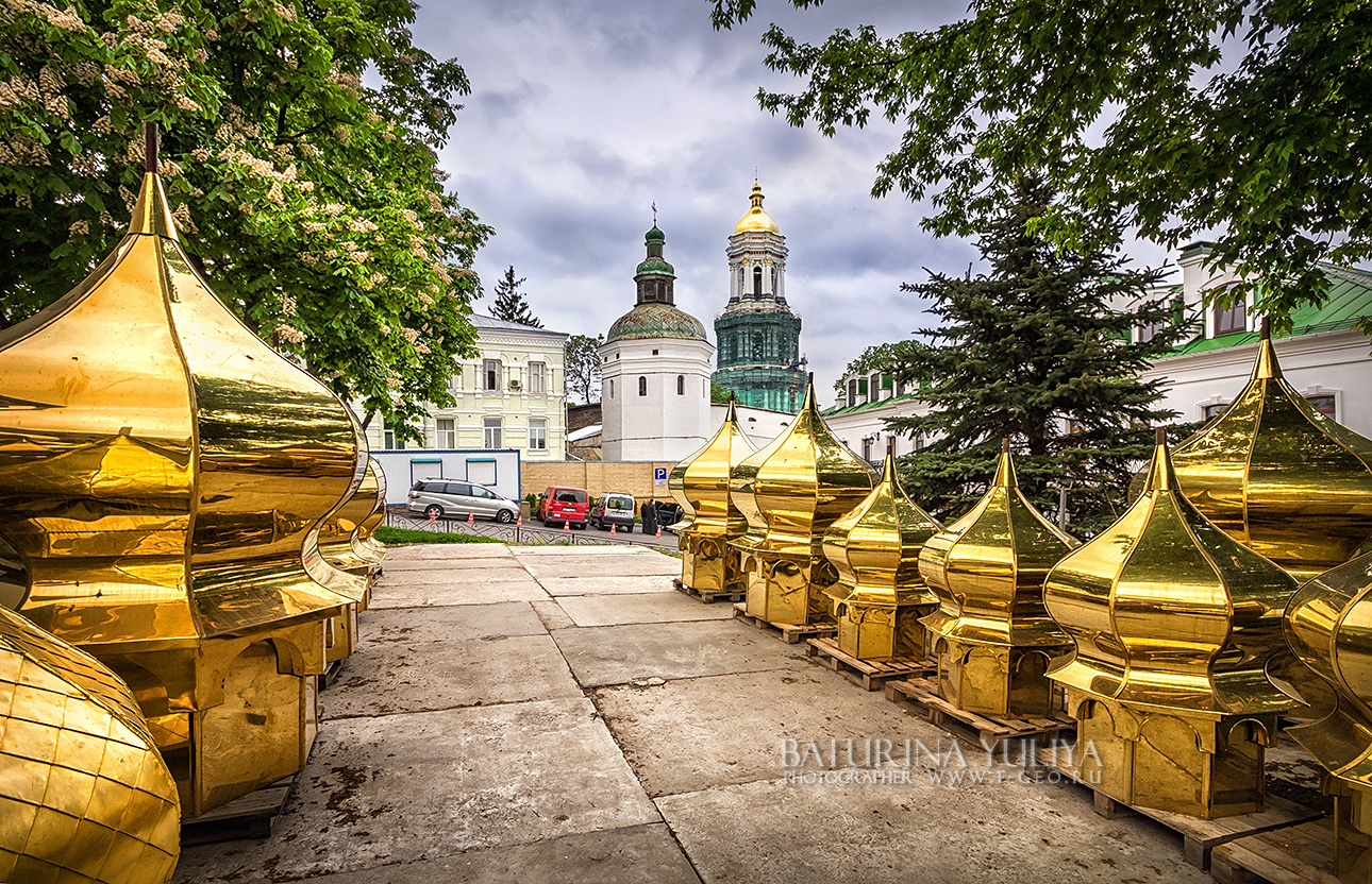 Земные купола киев лавра украина весна