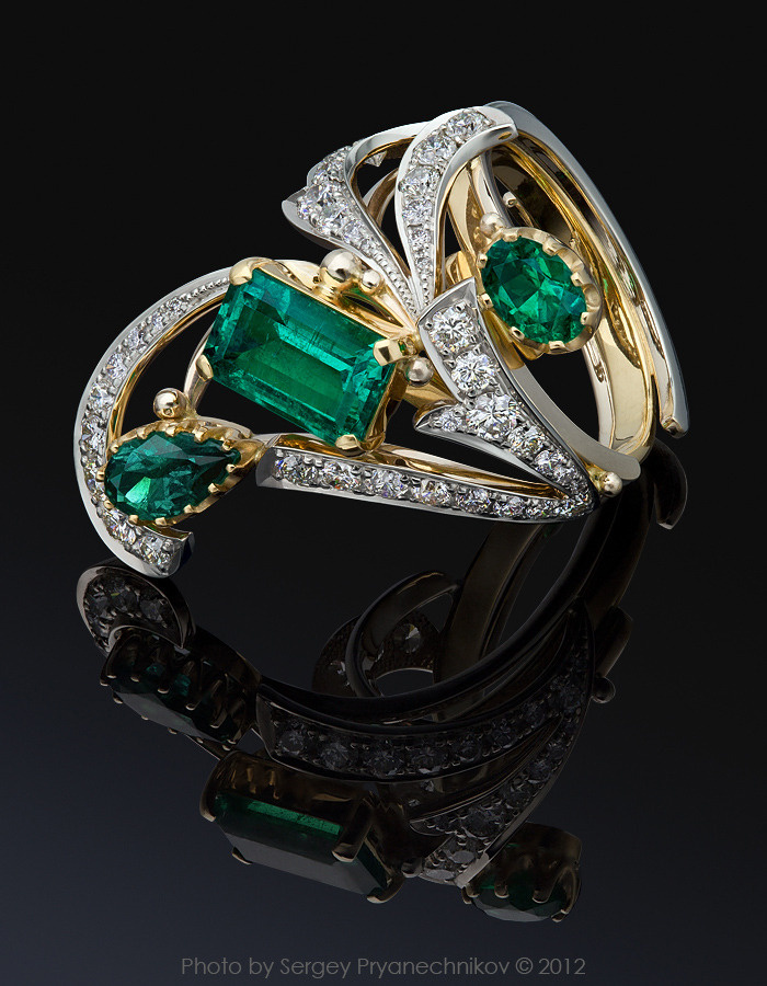 Ювелирный постер. Diamond Jewelry. Фотосъемка ювелирных изделий с бриллиантами и драгоценными камнями. Jewellery Photography Pryanechnikov Прянечников изумруды бриллианты Precious Gems
