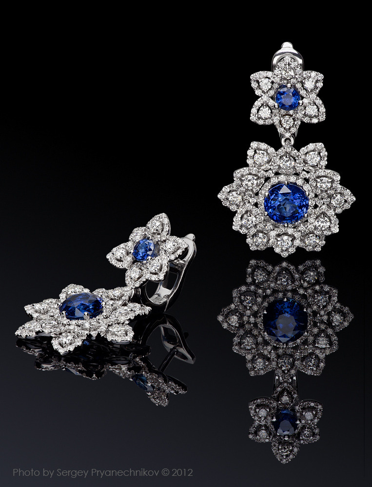 Ювелирный постер. Diamond Jewelry. Фотосъемка ювелирных изделий с бриллиантами и драгоценными камнями. Jewellery Photography Izmestiev Pryanechnikov Прянечников сапфиры бриллианты Diamonds Precious Gems