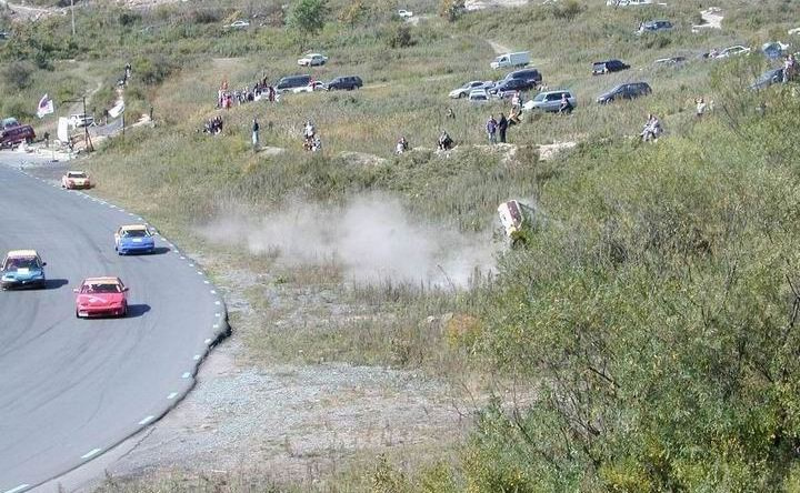 Полет шмеля авария спорт гонки
