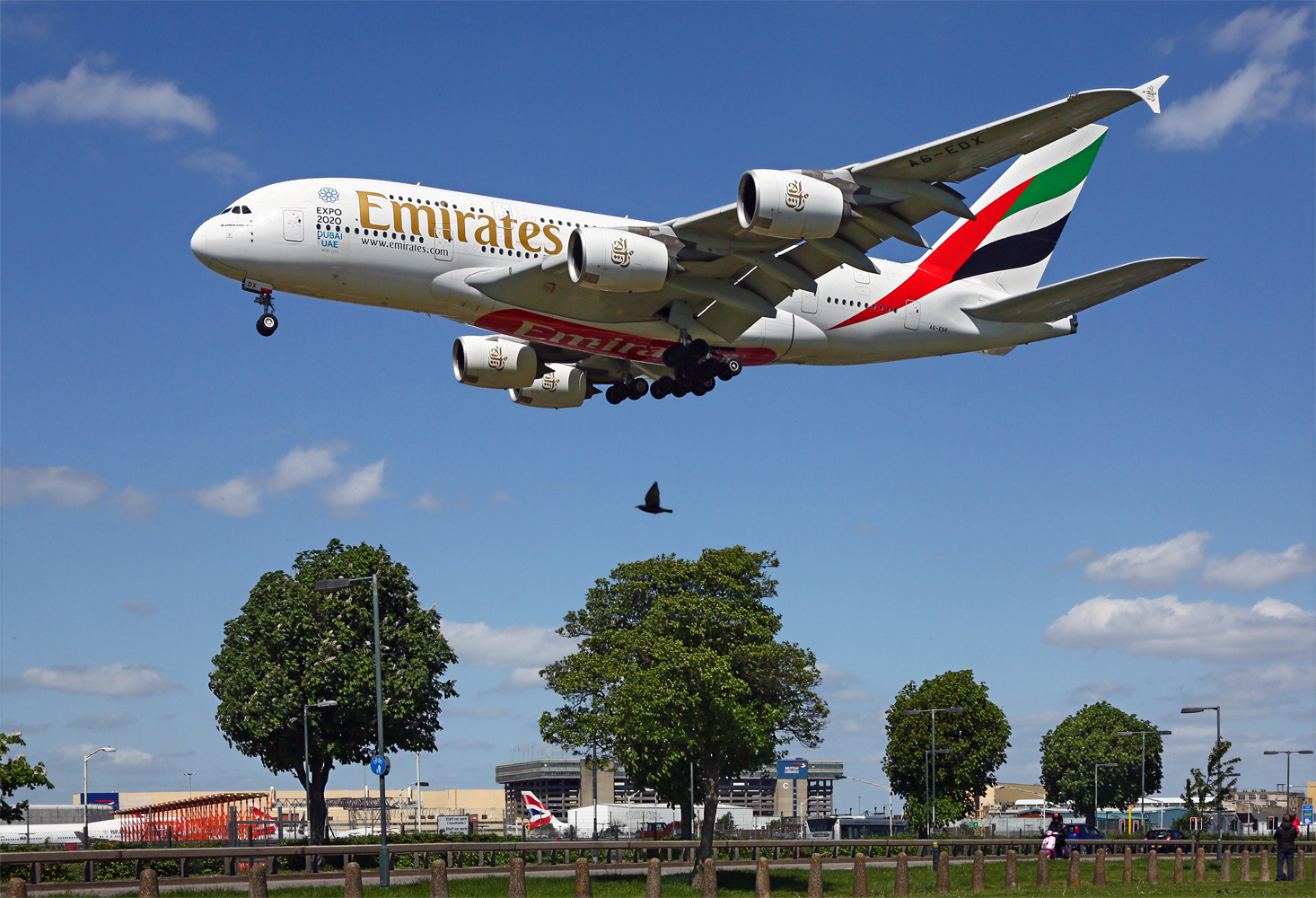 ***Двое Emirates A380 самолет