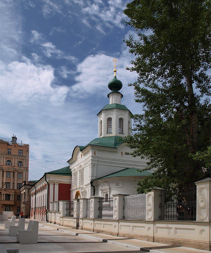 Храм Усекновения Главы Иоанна Предтечи под Бором 