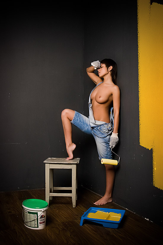 yellow wall | 2 podakuni