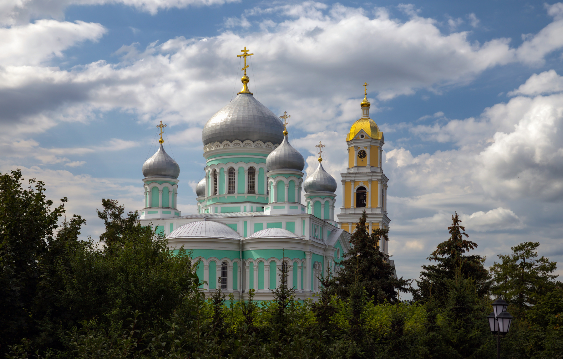 Облака купола колокола 