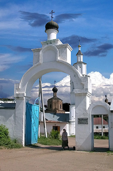 Крылья монастырь церковь облака