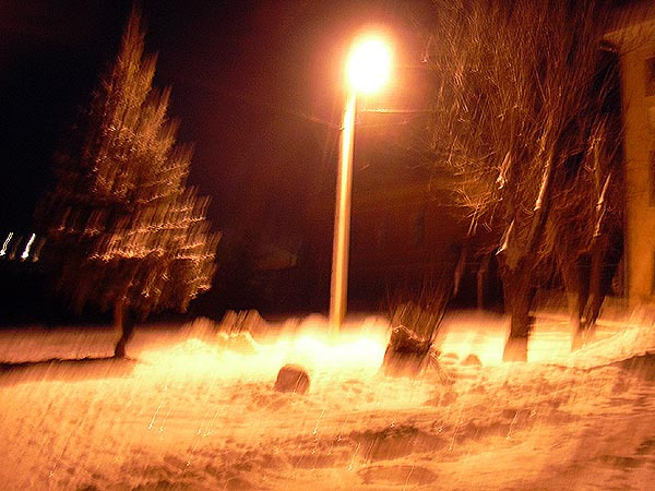 Ночь. Улица. Фонарь. Аптека. зима ночь ель фонарь огни