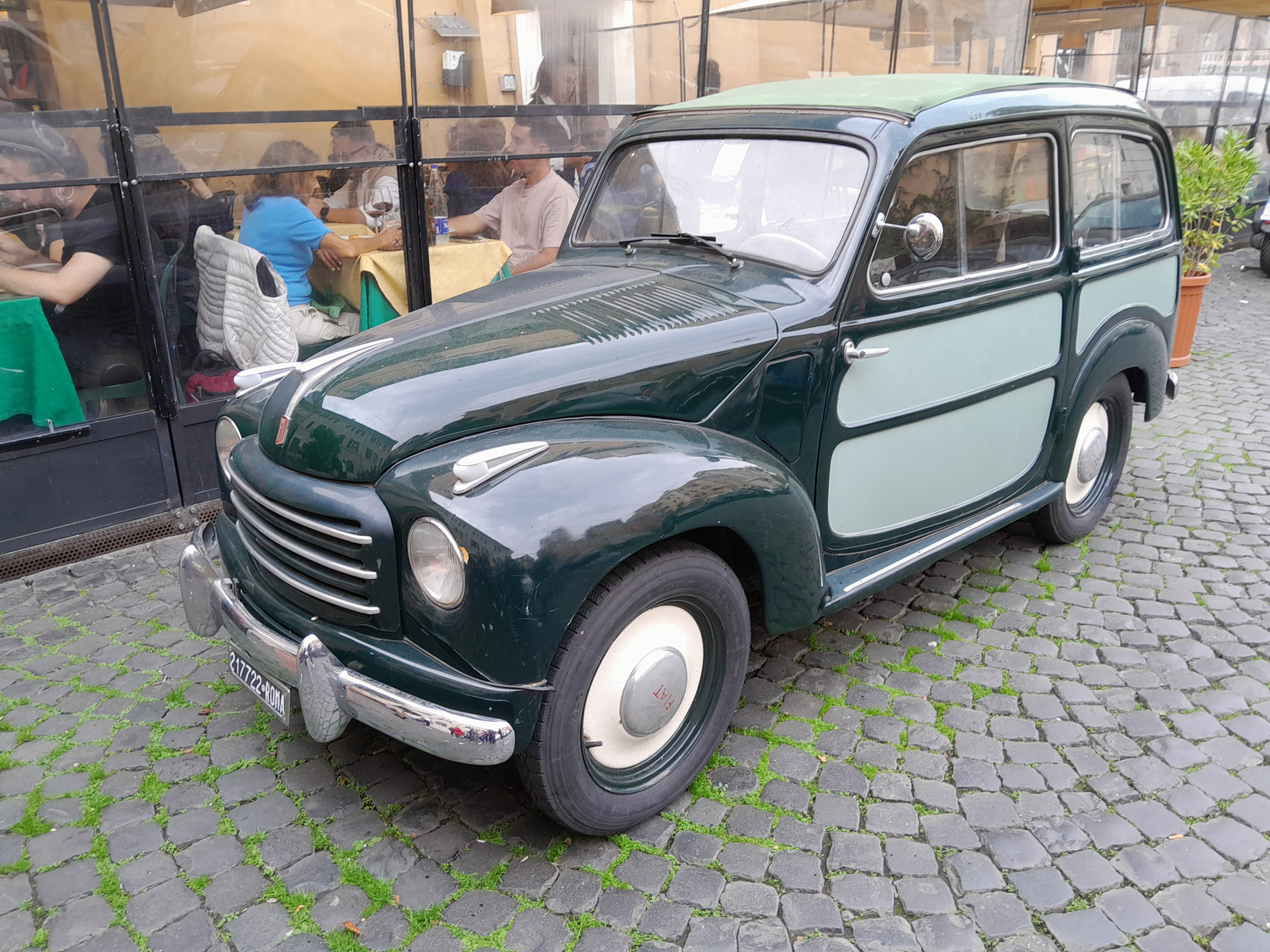 FIAT Автомобил