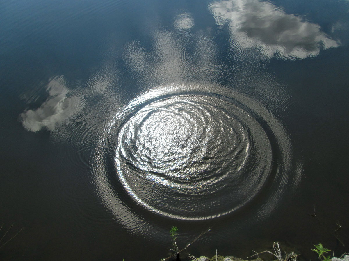 Круги от камня*** 