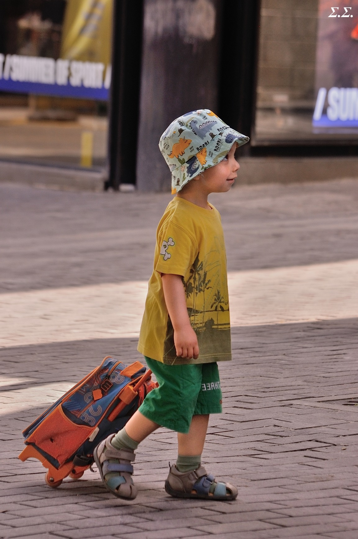 LITTLE TOURIST 