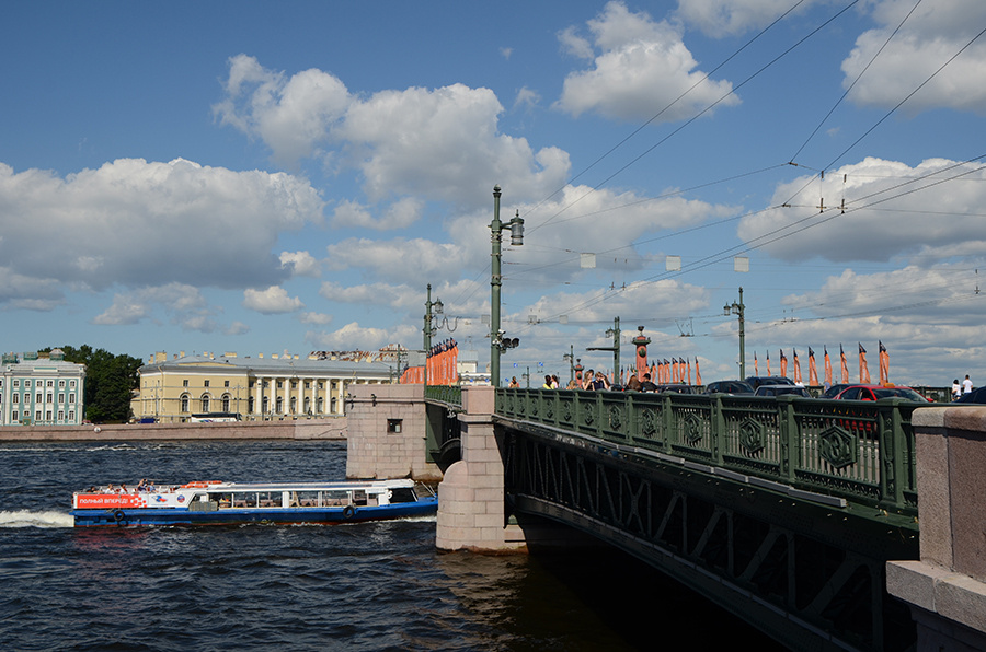 На неве нева мост