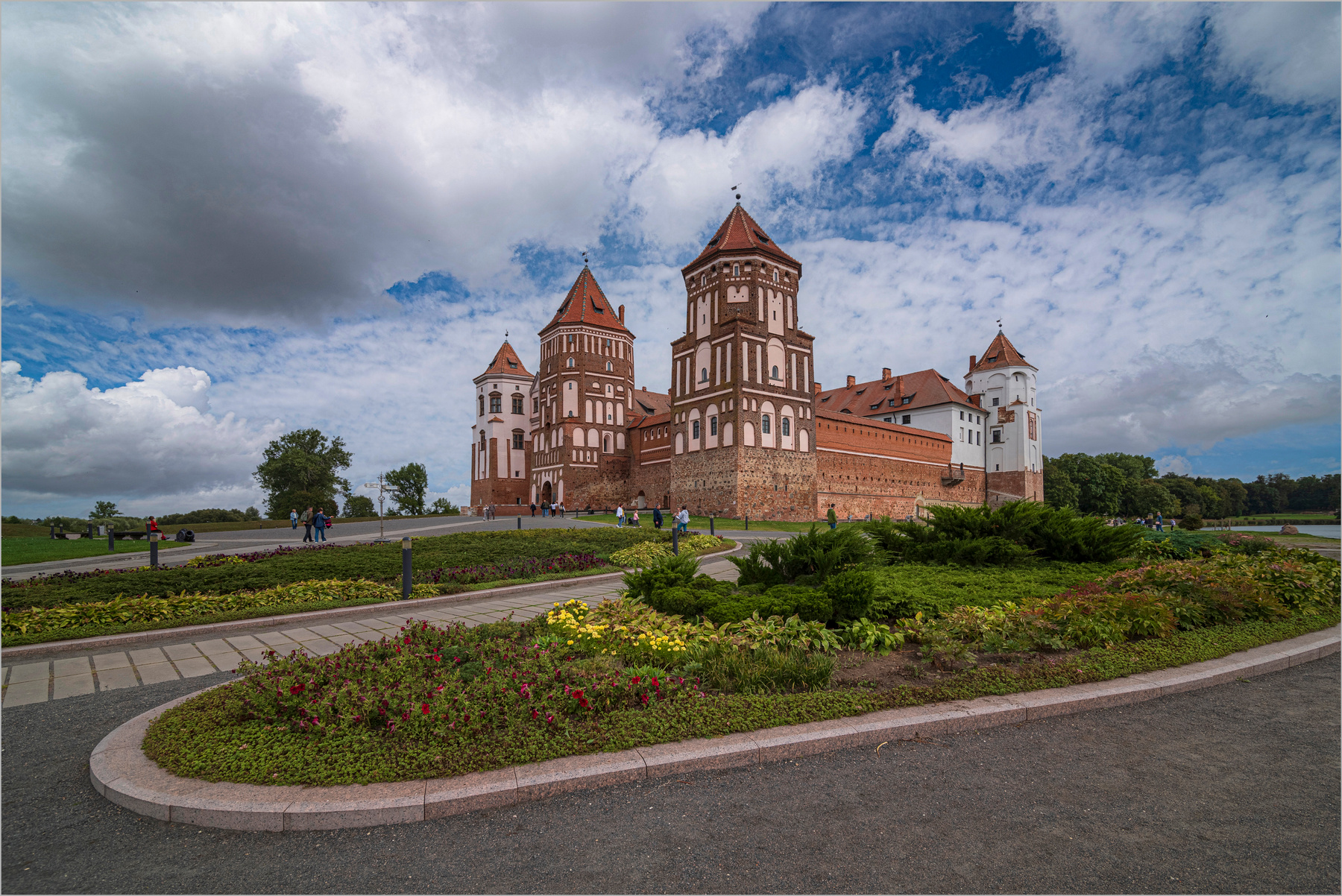 Мирский замок природа храмы история