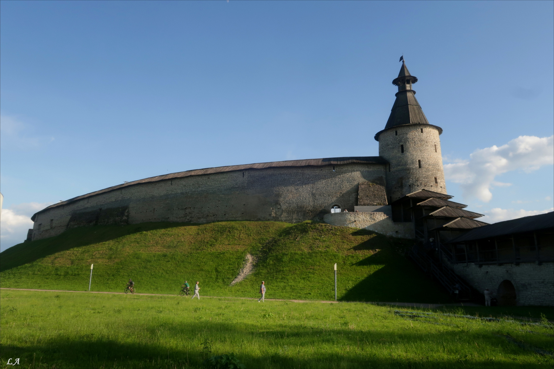 Масштабы Творческий Союз Снежный Лев Фототренер Александр Мамакин Фото Светланы Мамакиной Путешествие Lihgra Advenyture Фотосайт Россия Псков Кремль июнь