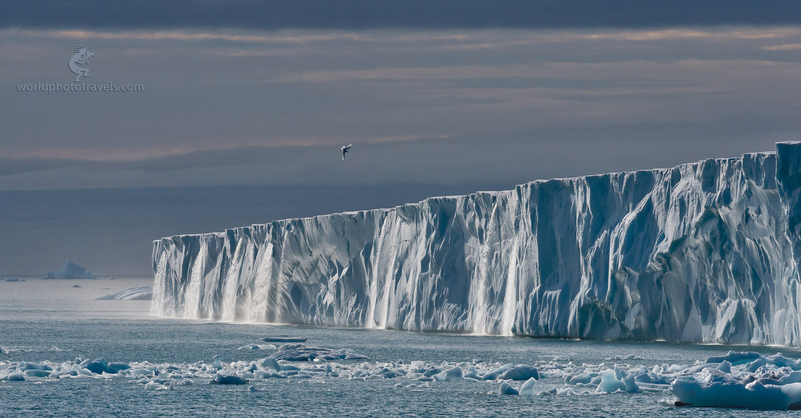 Хроники Глобального Потепления Austfonna Glacier Ice Edge, Nordaustlandet Island, Svalbard (Spitsbergen) Archipelago, Norway