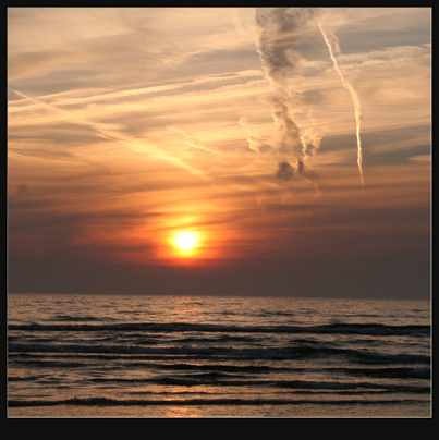 Закат. берег, море,закат.