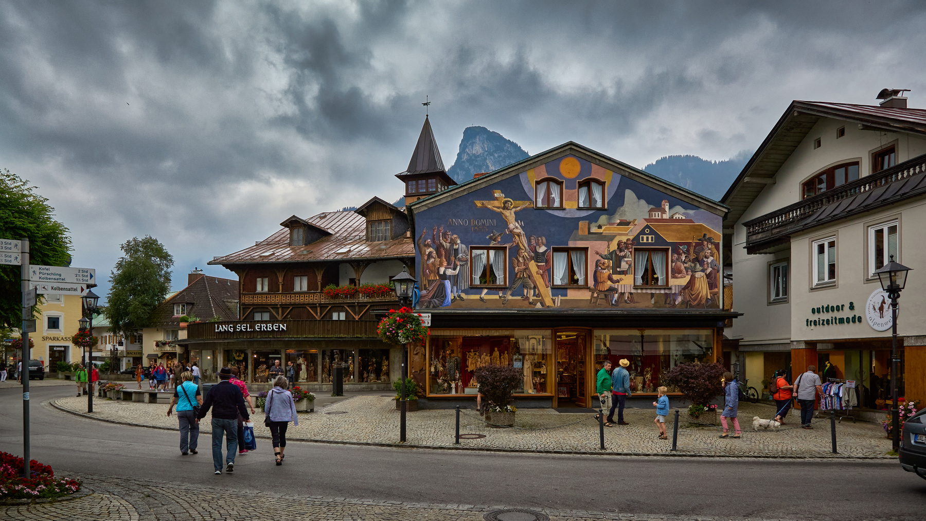 Обераммергау (Oberammergau)... тучи Обераммергау дождь деревня город Германия вечер Бавария Оberammergau