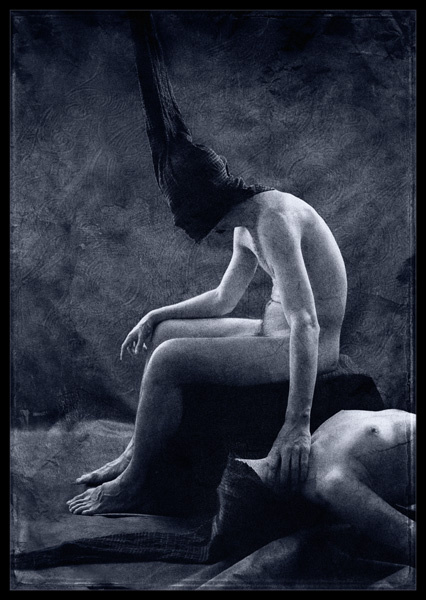 Prisoners of Desire: Illegal family - II Ef