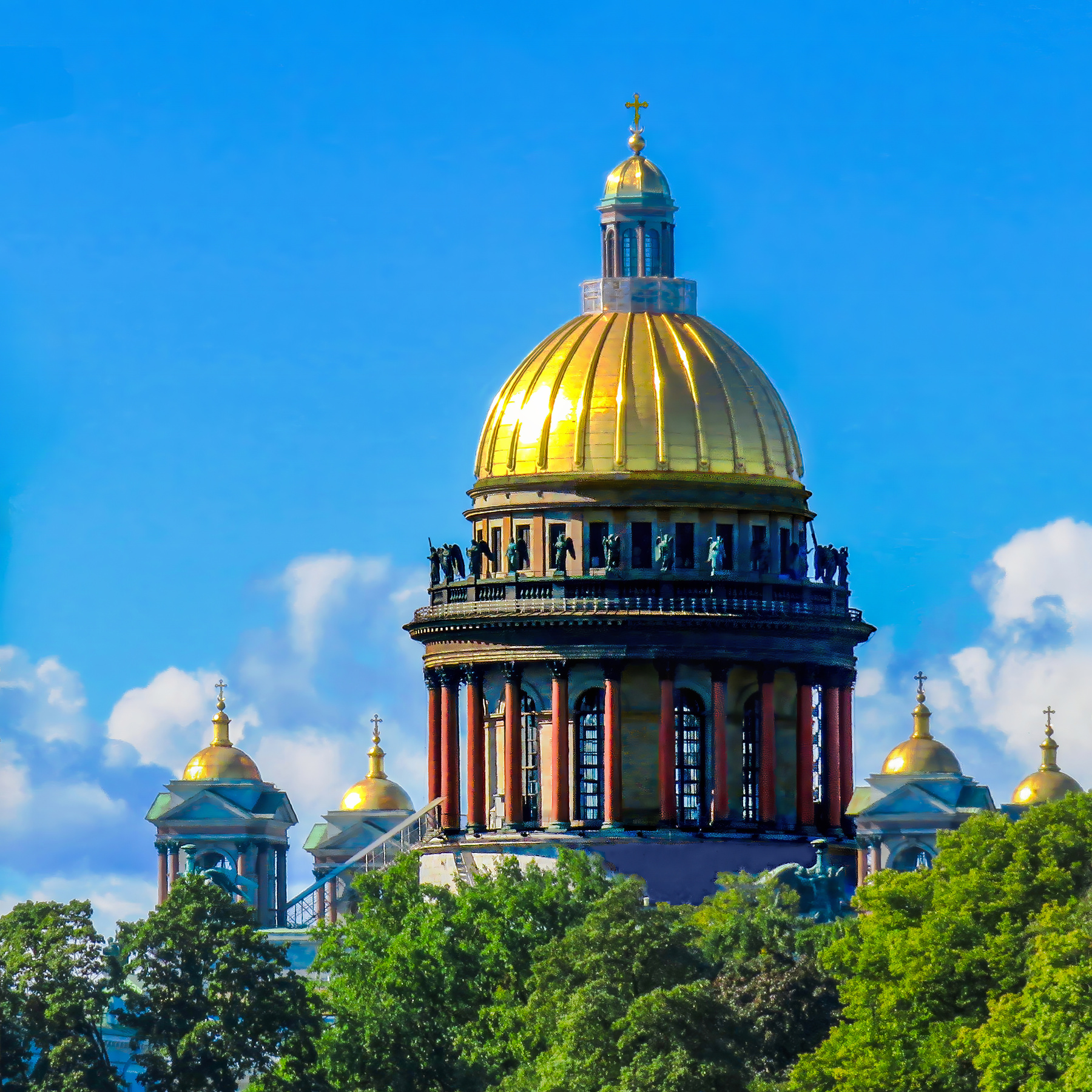 Исаакиевский собор в Санкт-Петербурге архитектура собор Исаакиевский купол небо величественный зеленый деревья облака религия Санкт-Петербург Россия достопримечательность культура знаменитый исторический памятник