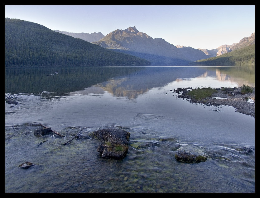 Bowman Lake горы озеро камни лес Монтана Glacier Bowman
